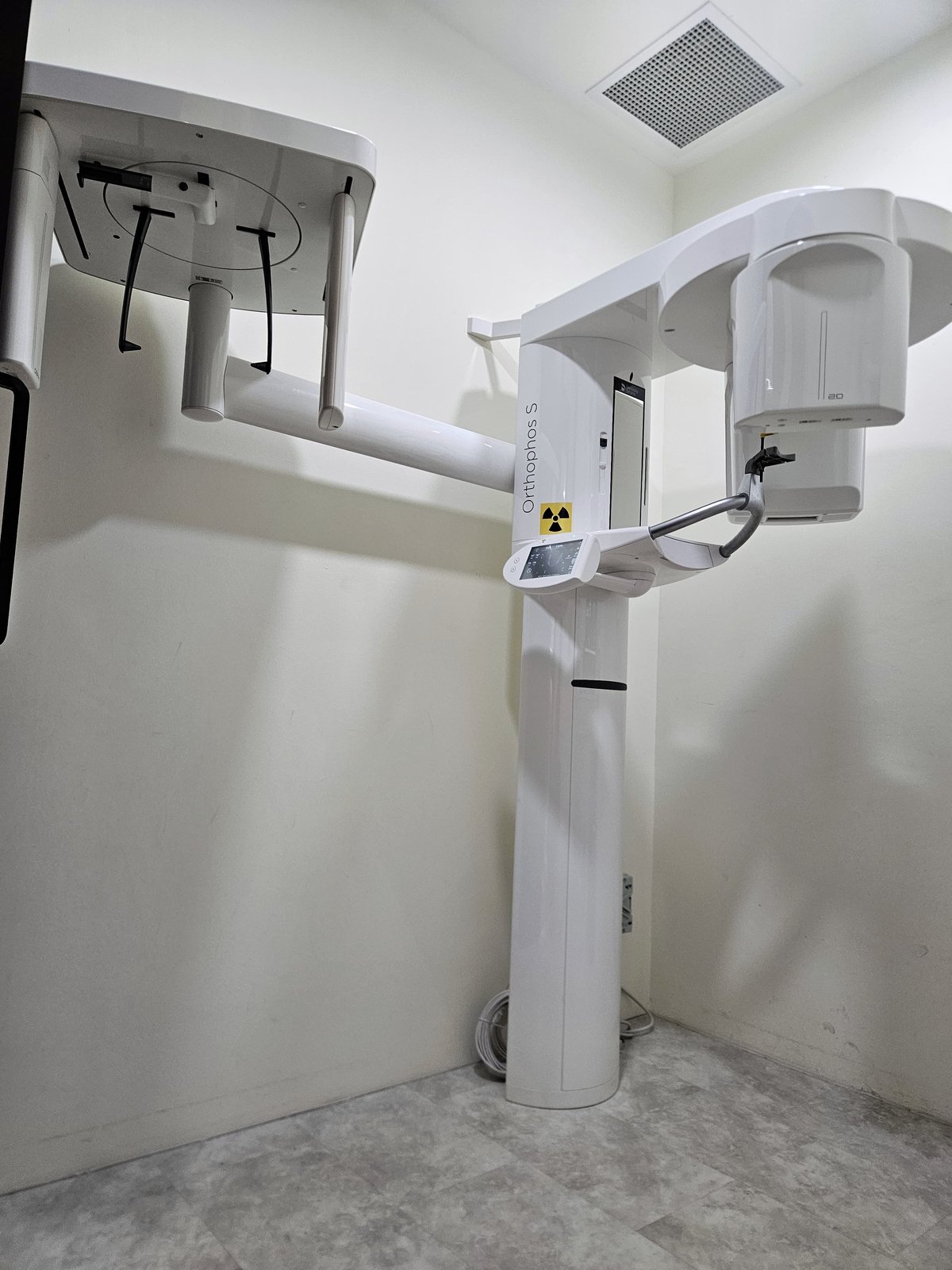 The CBCT scanner used to plan implant placement at Calm Dental, Millenia Walk